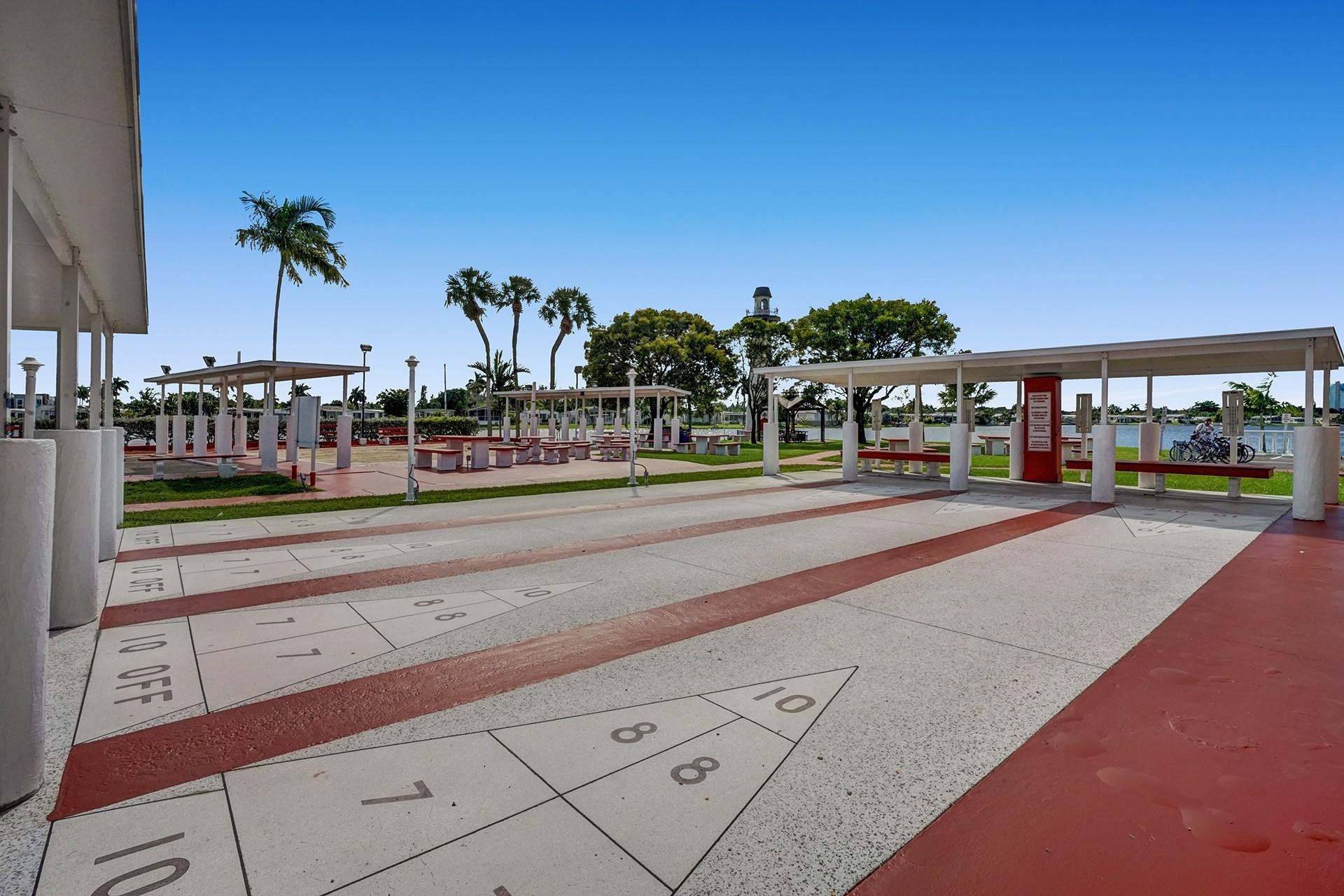 Ravenswood Estates & Mari - Residential