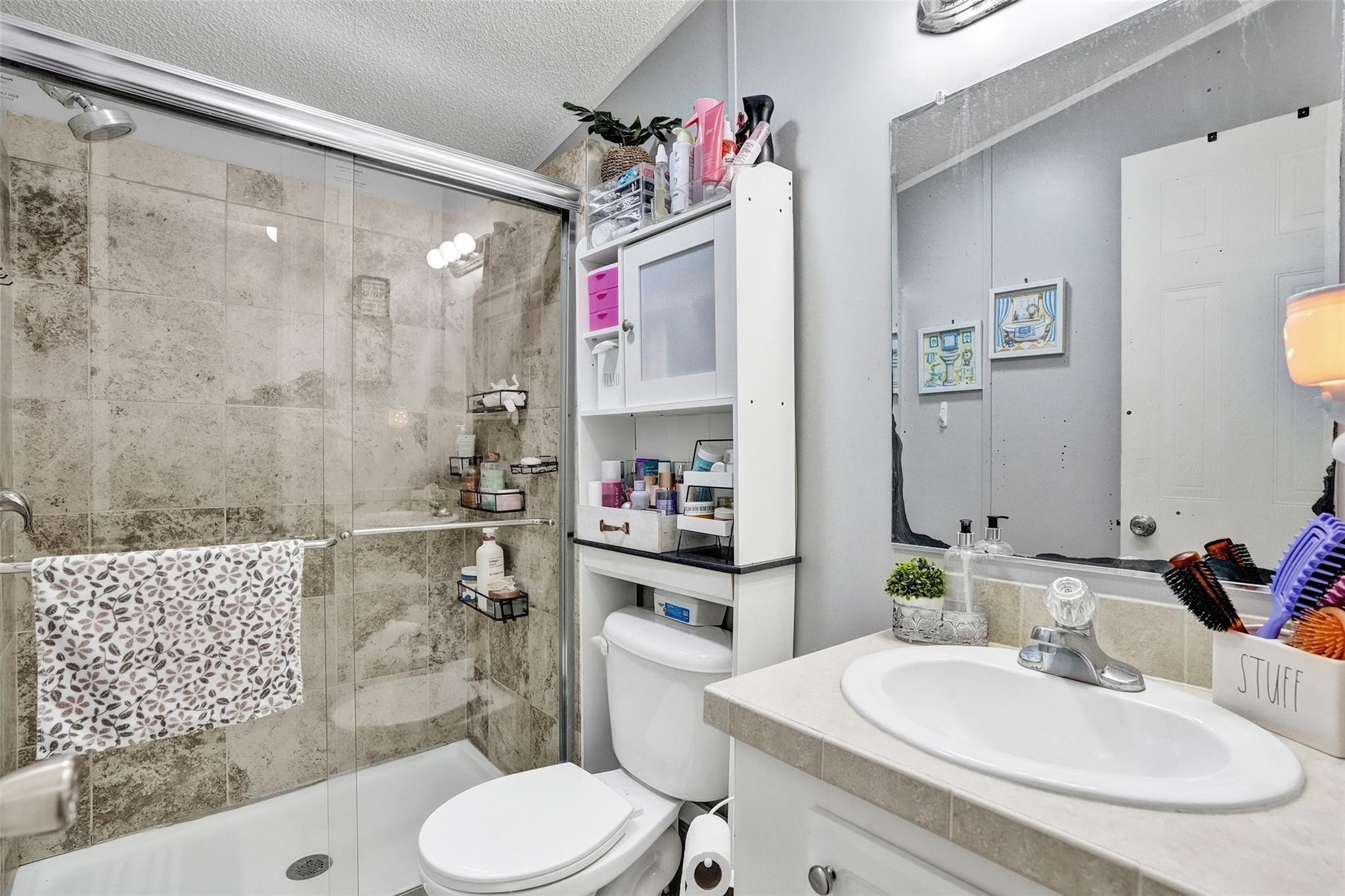 Ravenswood Estates & Mari - Residential