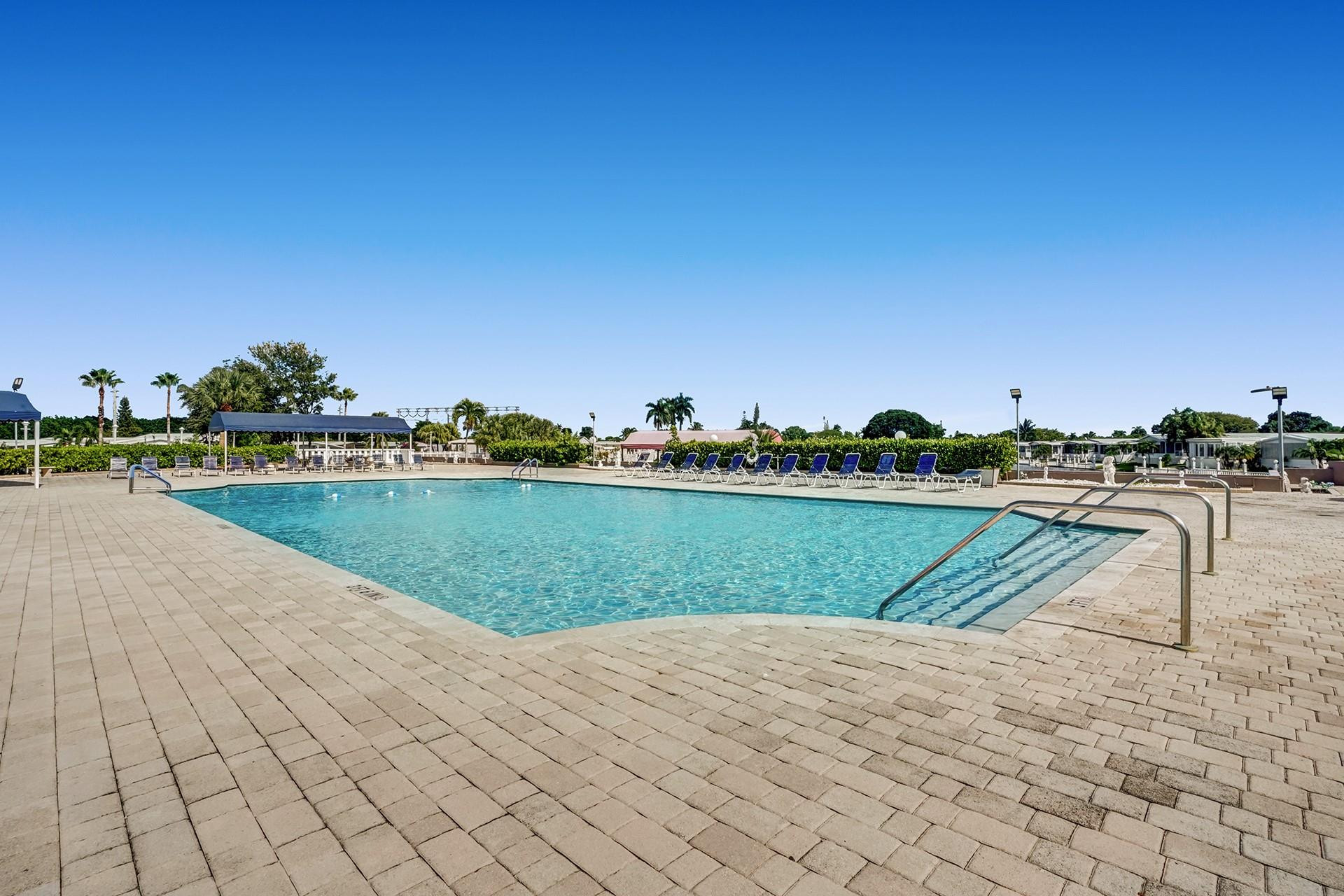 Ravenswood Estates & Mari - Residential