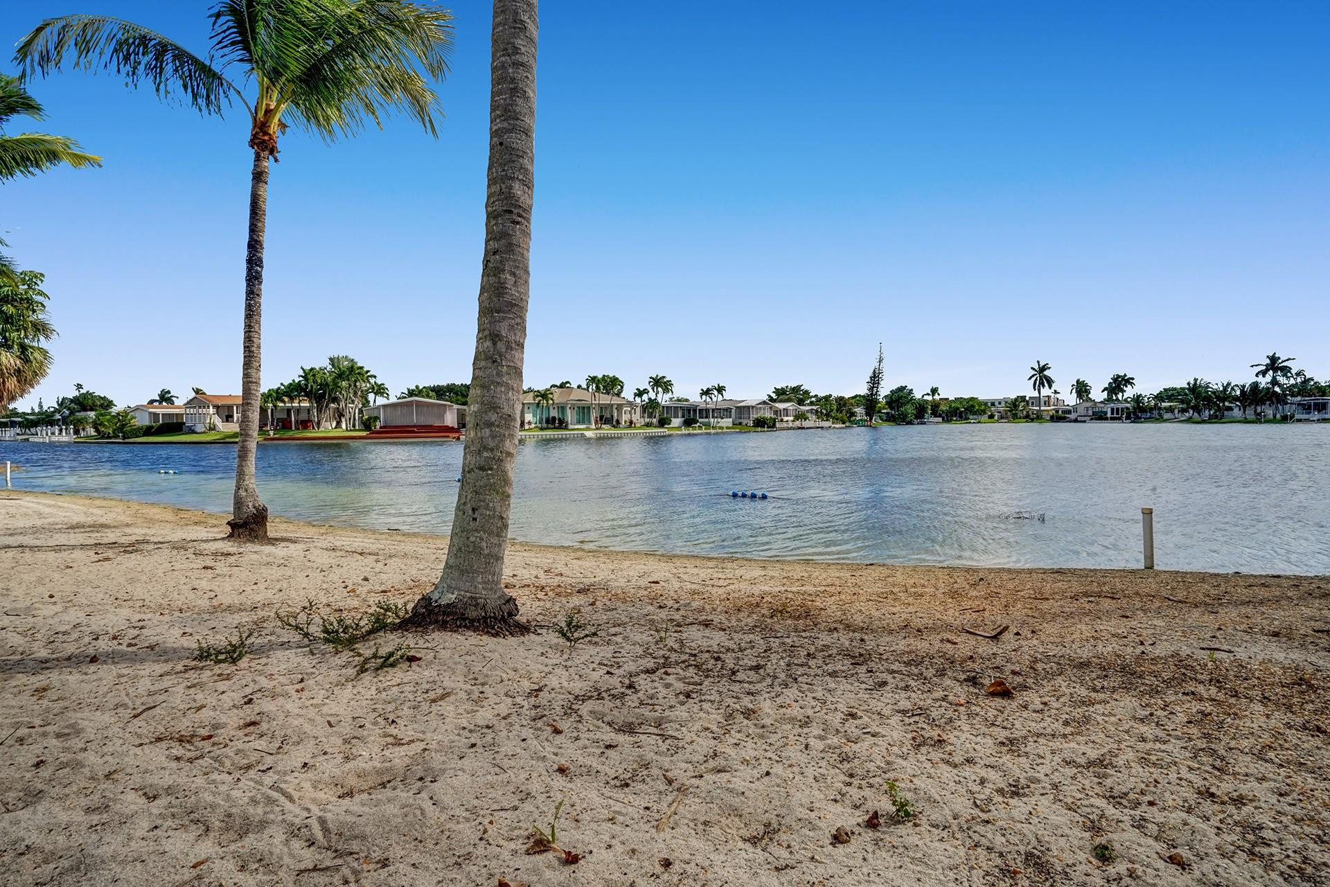 Ravenswood Estates & Mari - Residential