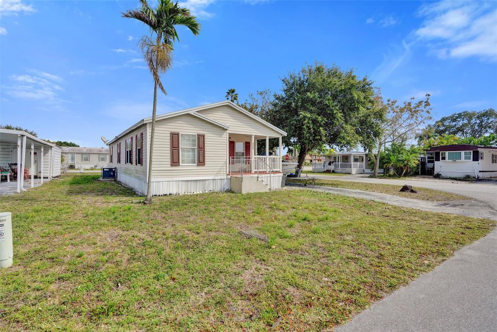 Photo of 5520 SW 27th Terrace, Fort Lauderdale, FL 33312 (MLS # F10553975)