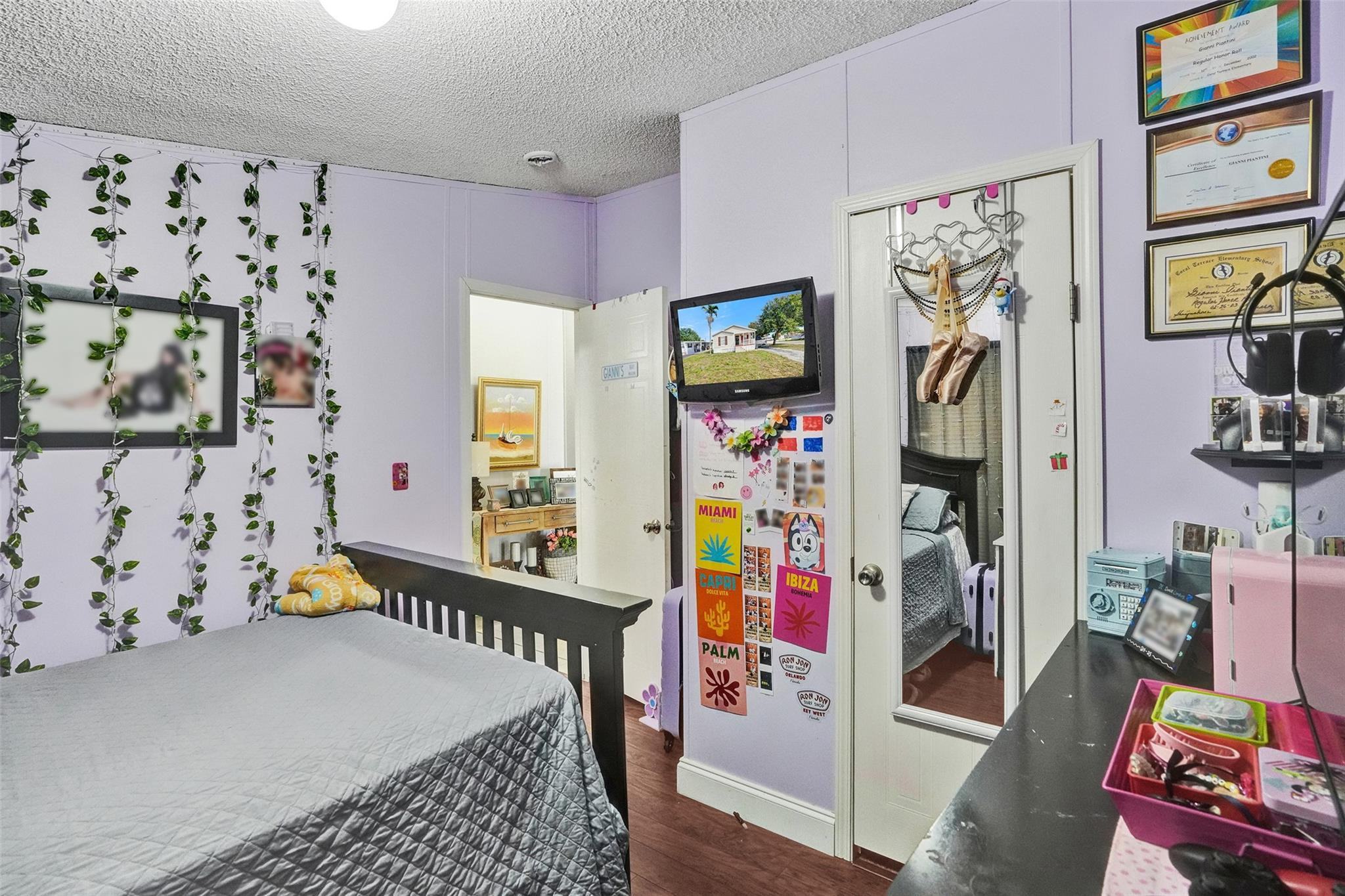 Ravenswood Estates & Mari - Residential