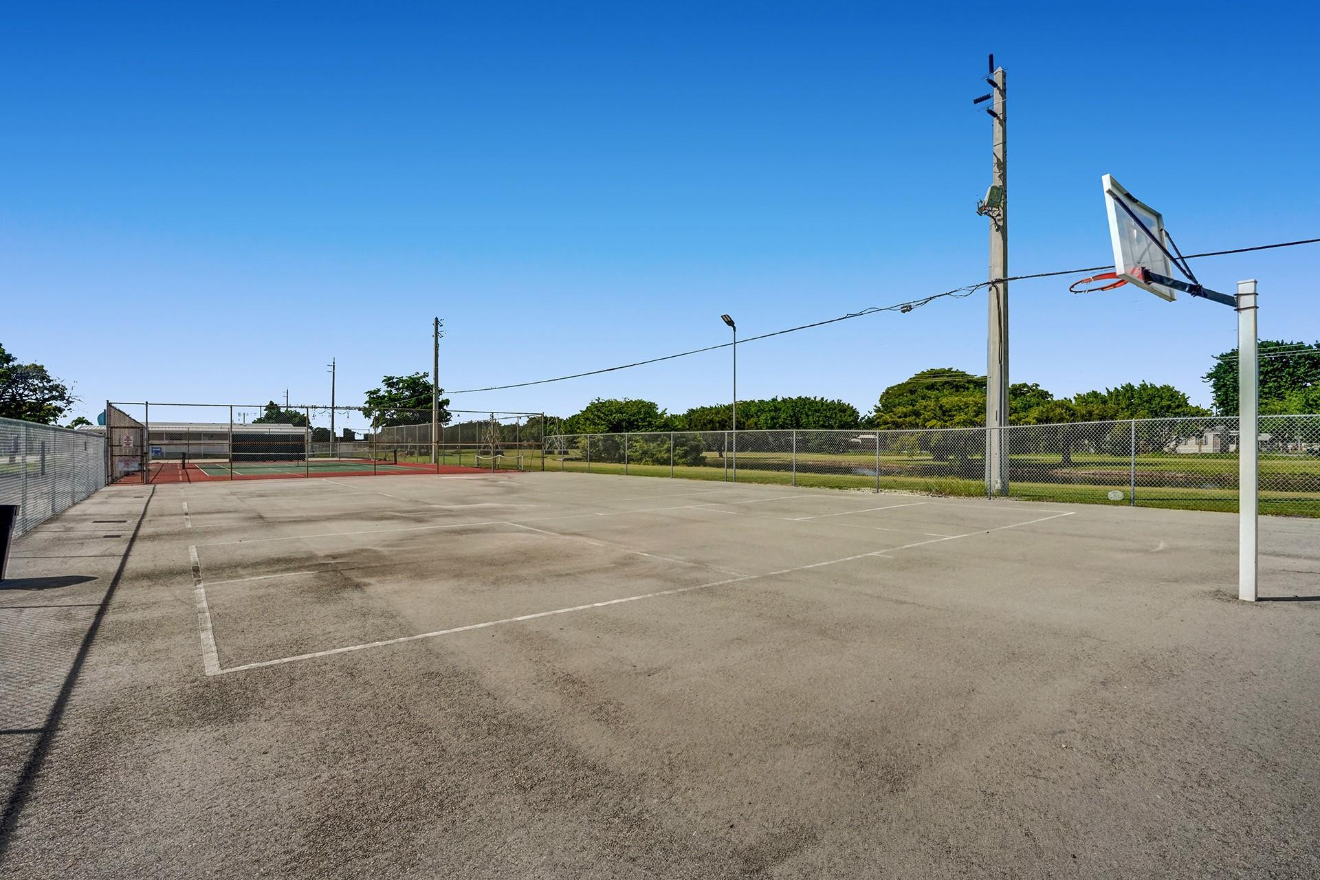 Ravenswood Estates & Mari - Residential