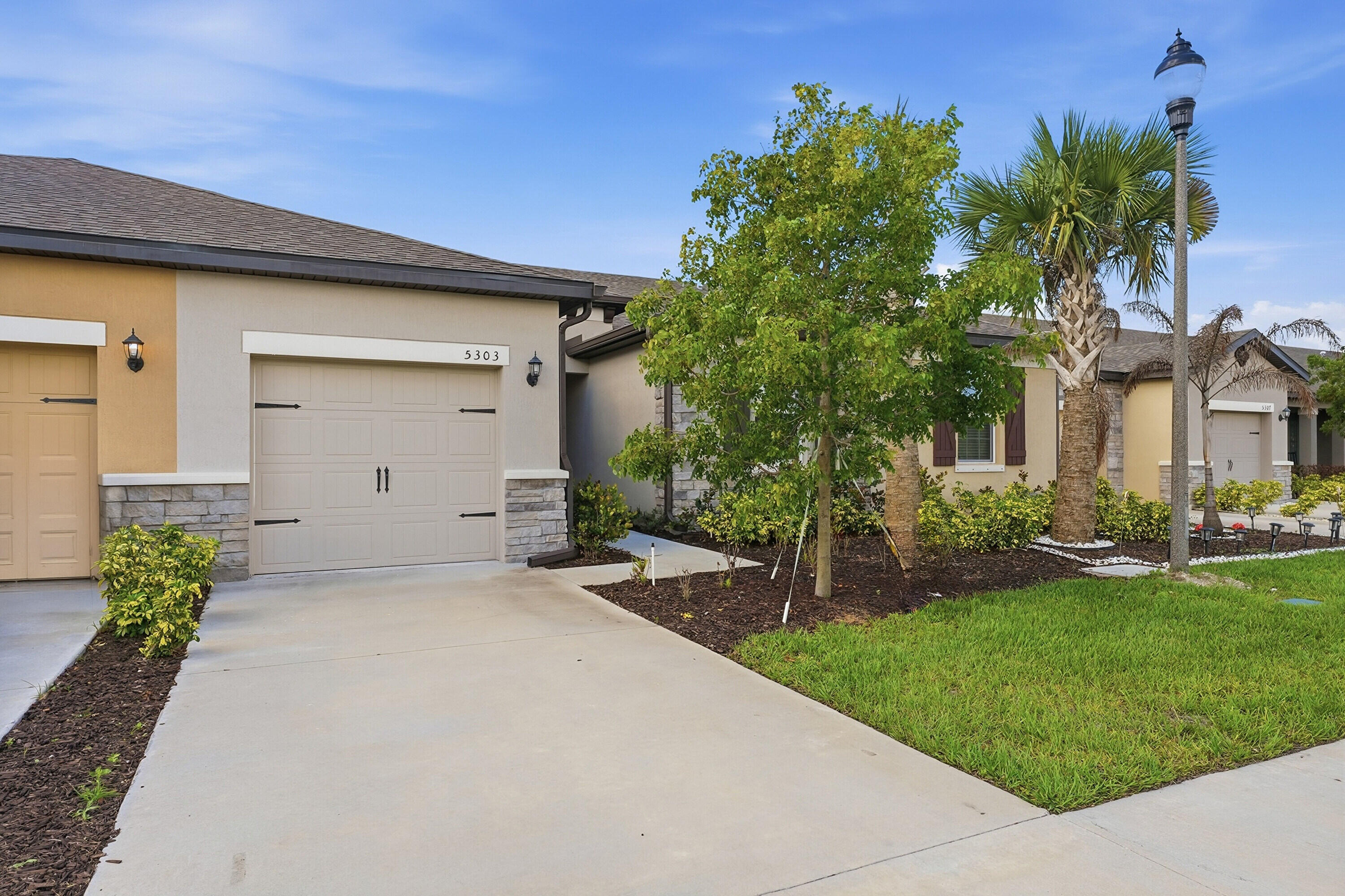 CELEBRATION POINTE - Residential