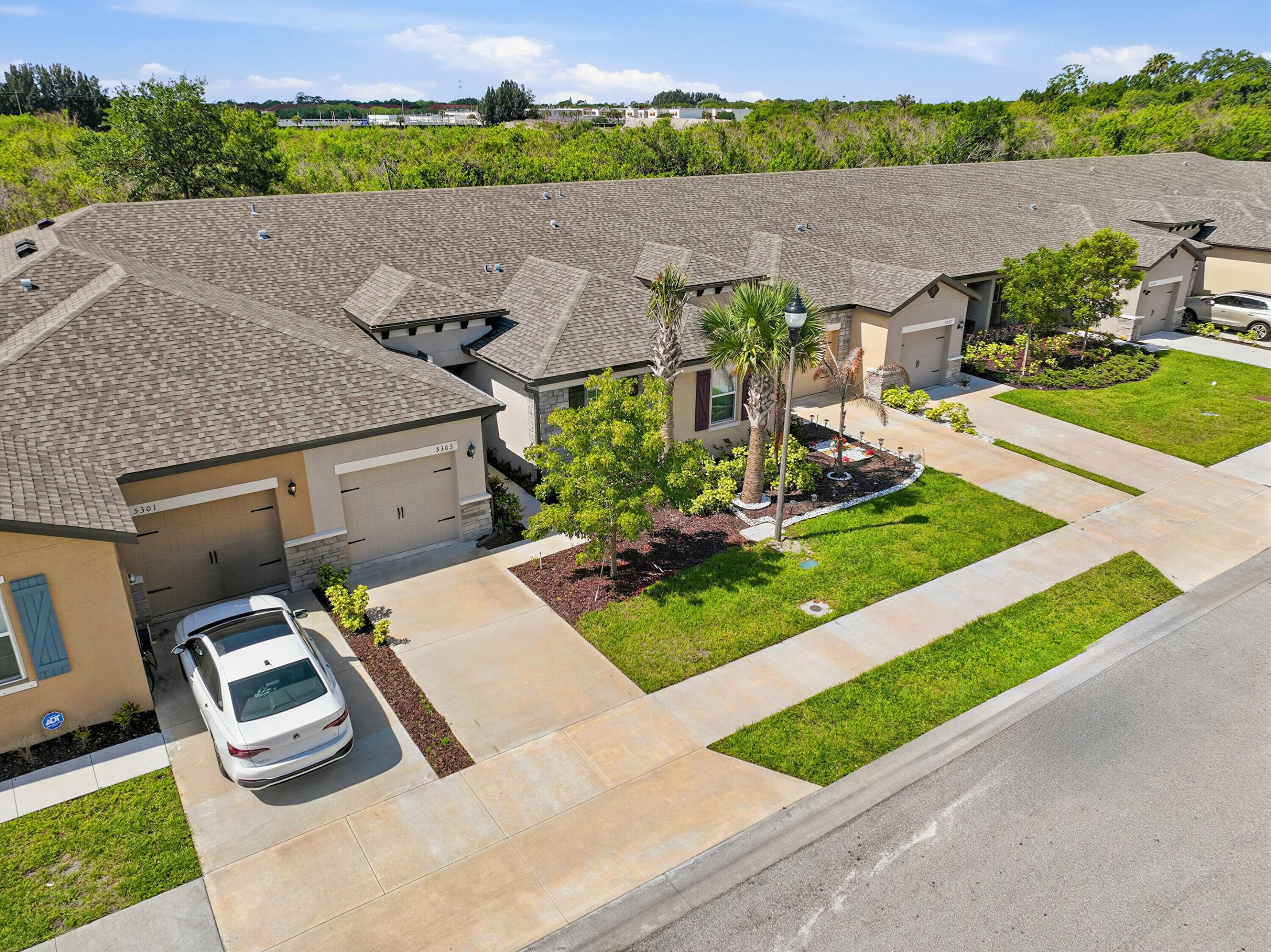 CELEBRATION POINTE - Residential