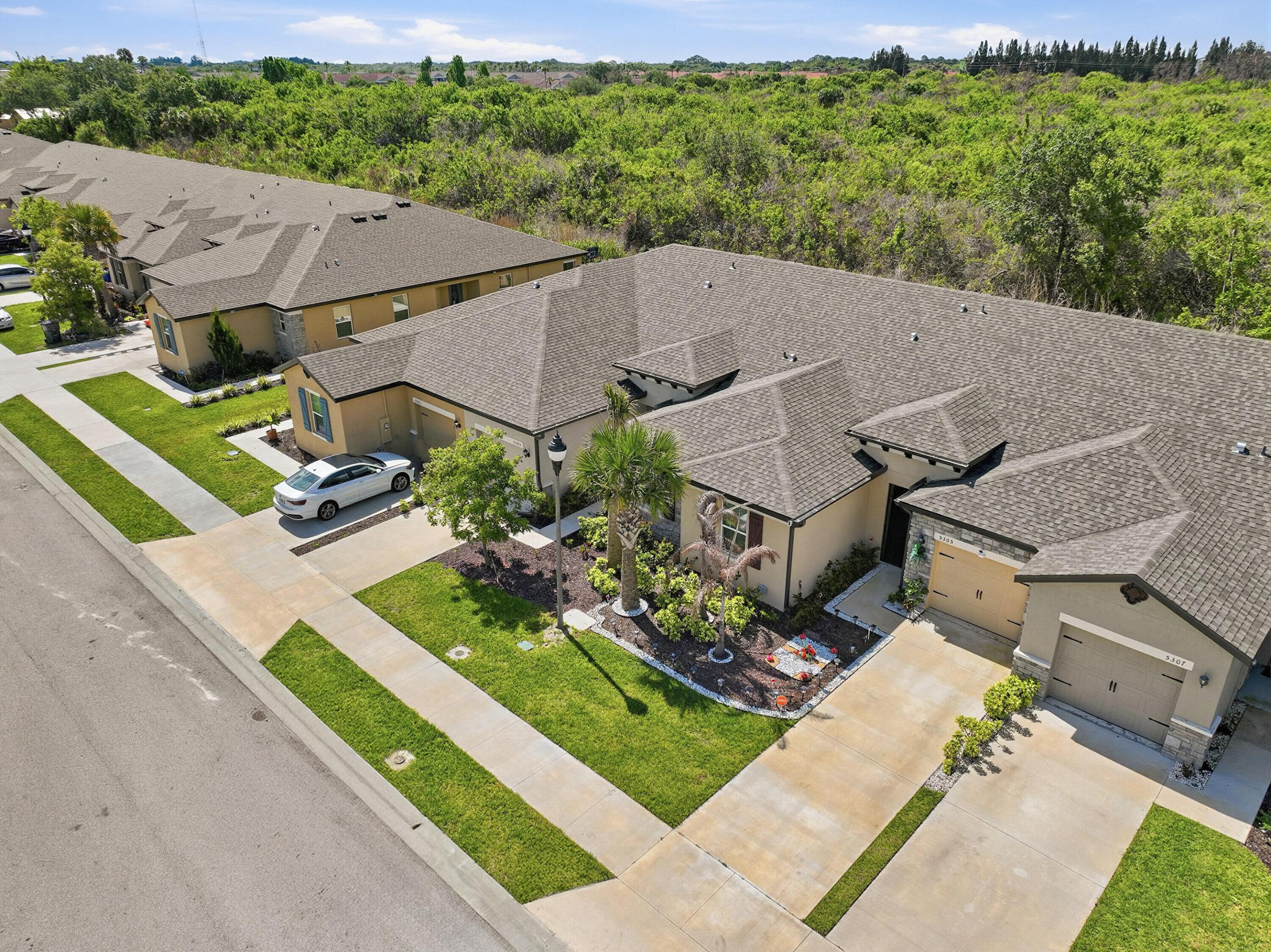 CELEBRATION POINTE - Residential