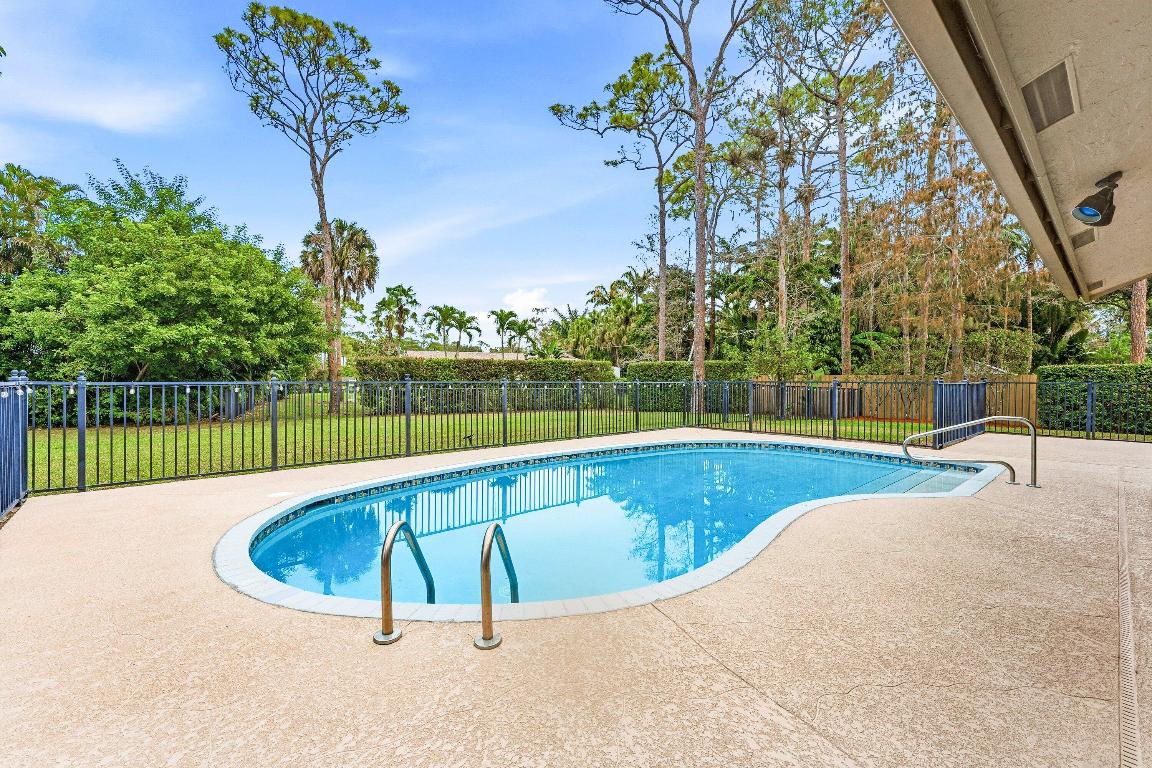 PINES OF WELLINGTON - Residential