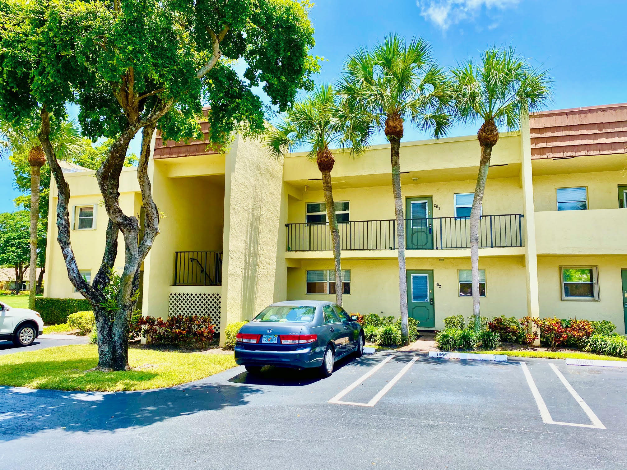 LAGO DEL REY CONDO - Residential Lease