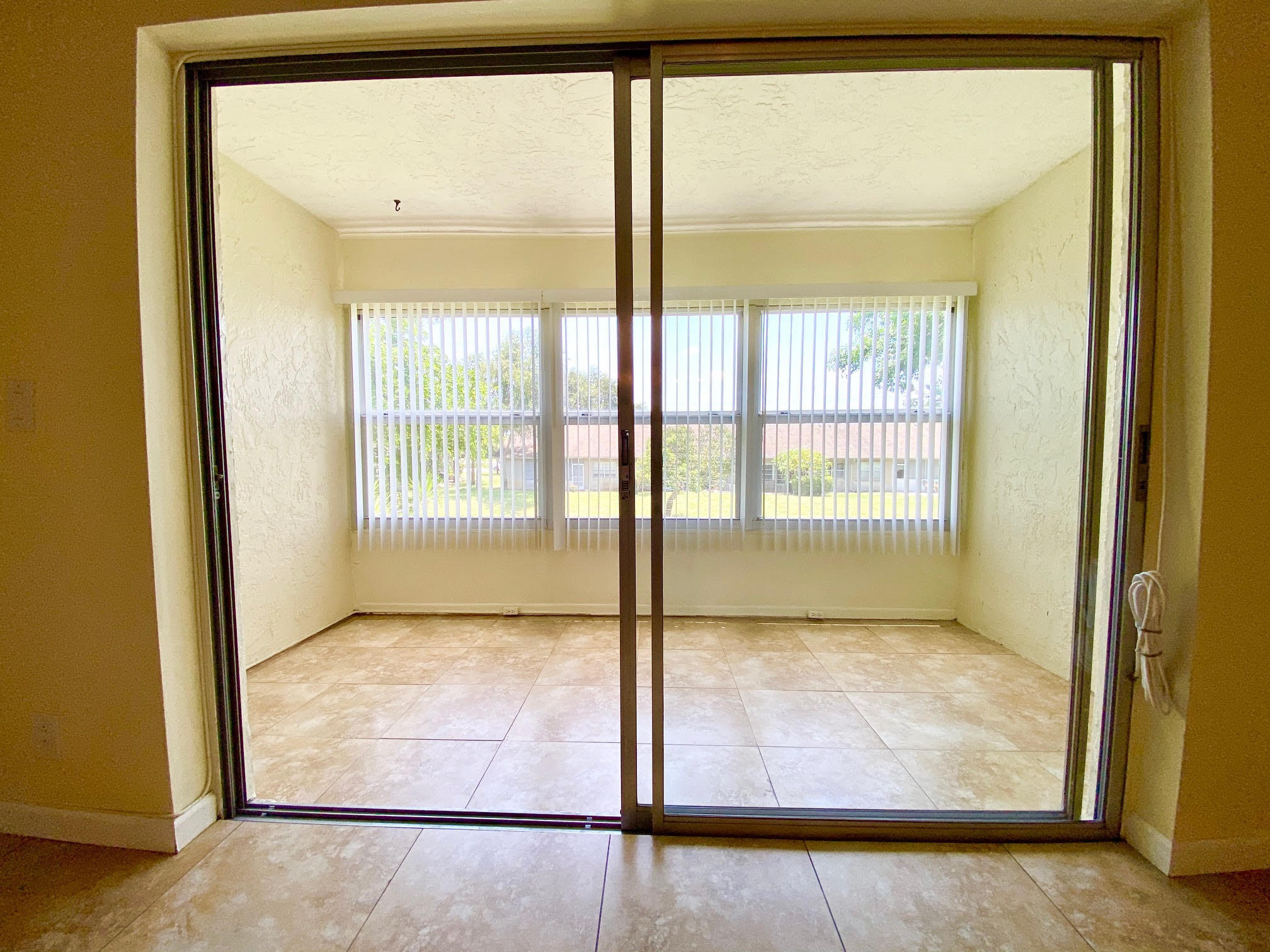 LAGO DEL REY CONDO - Residential Lease