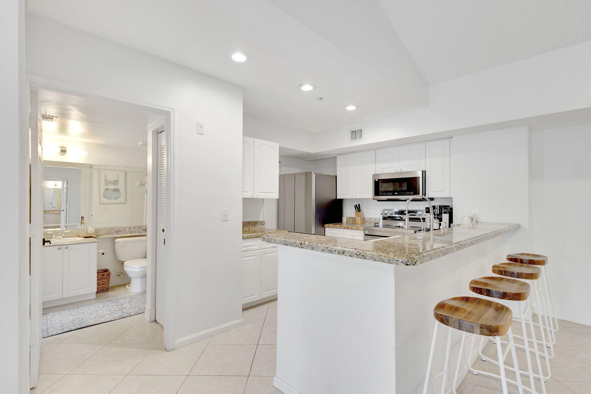 LIGHTHOUSE COVE AT TEQUESTA CONDO - Residential Lease
