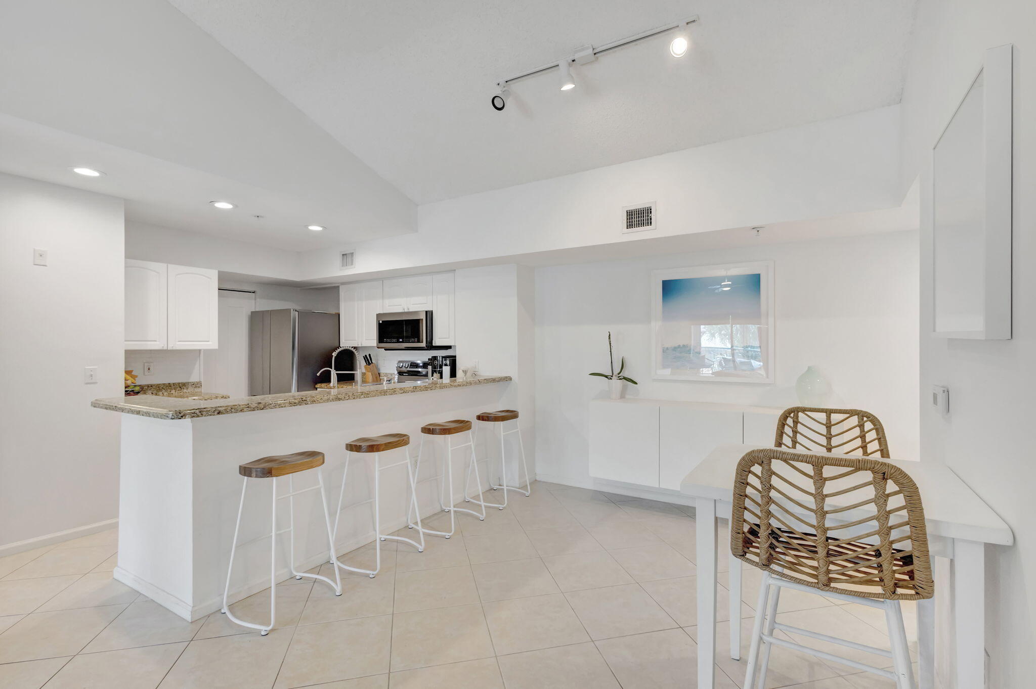 LIGHTHOUSE COVE AT TEQUESTA CONDO - Residential Lease