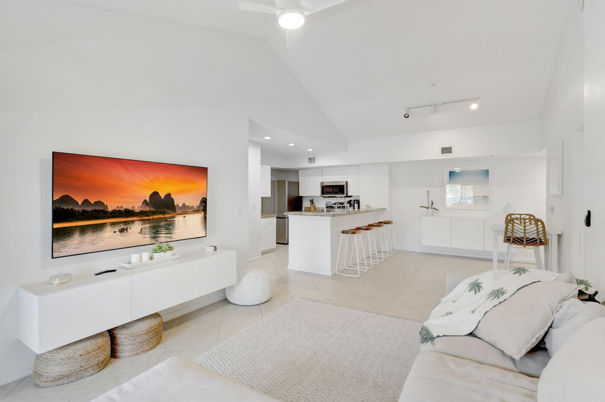 LIGHTHOUSE COVE AT TEQUESTA CONDO - Residential Lease