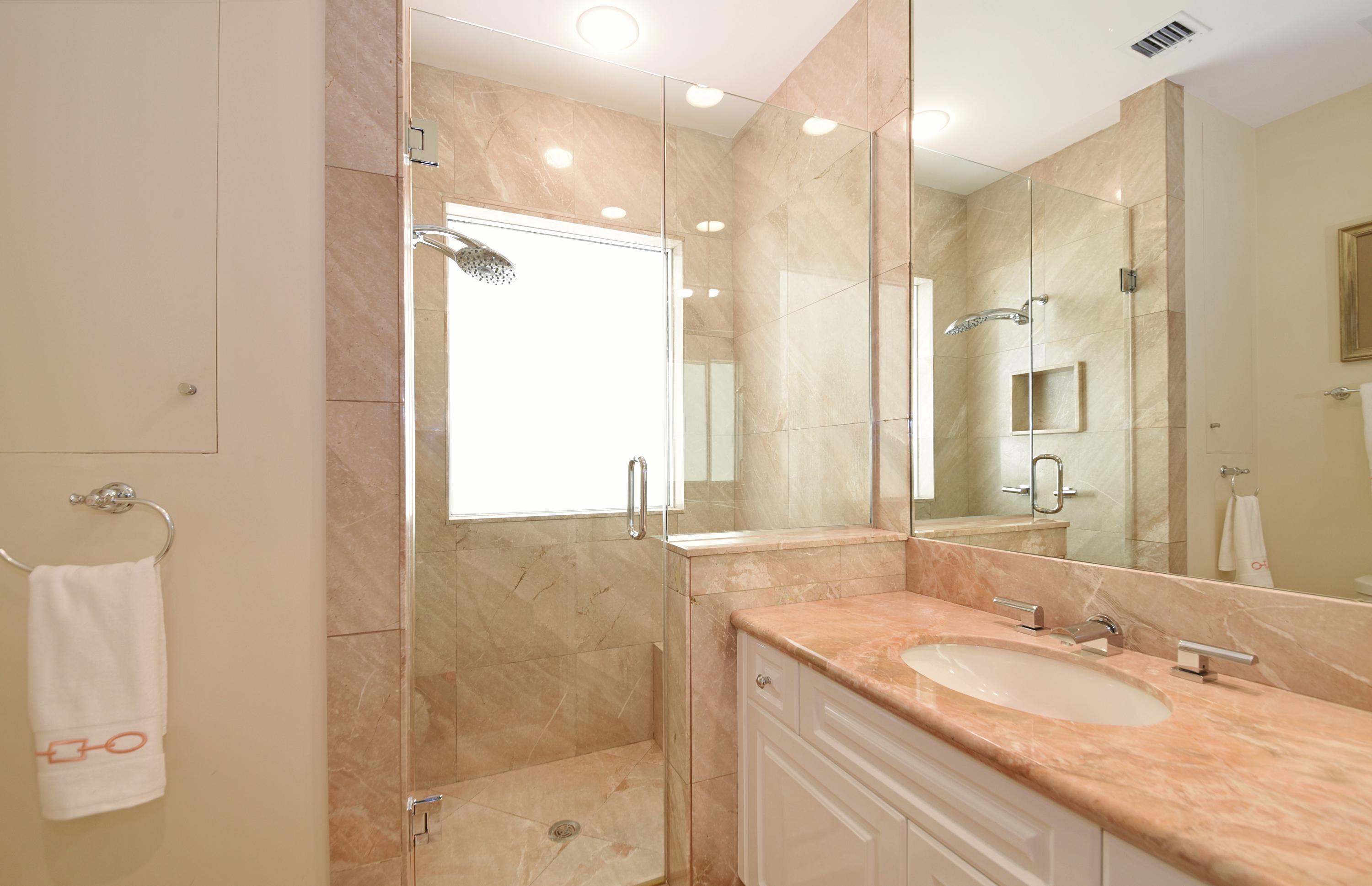 EAST SHORE - Residential