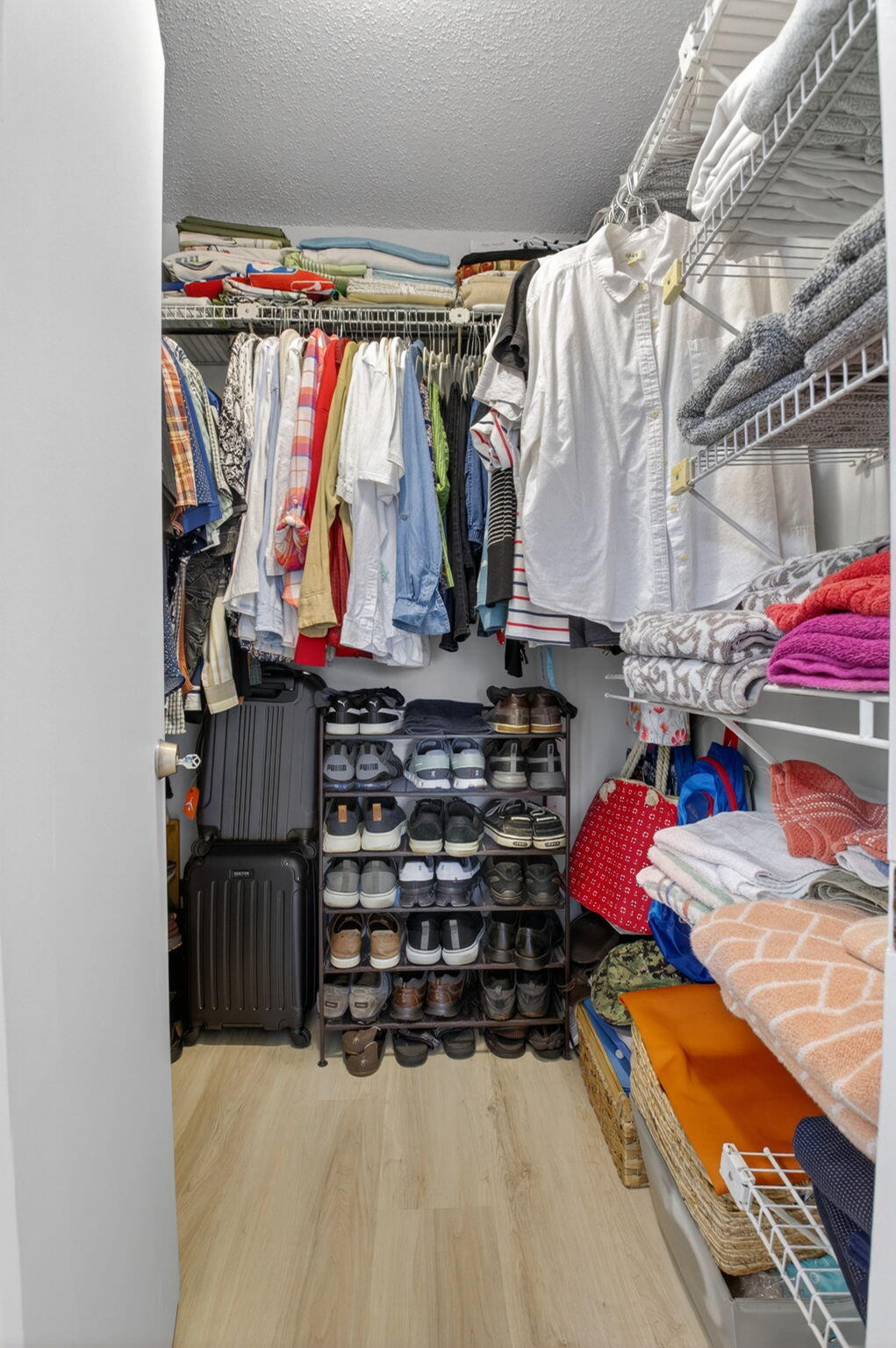 PALM GREENS AT VILLA DEL RAY CONDO II - Residential