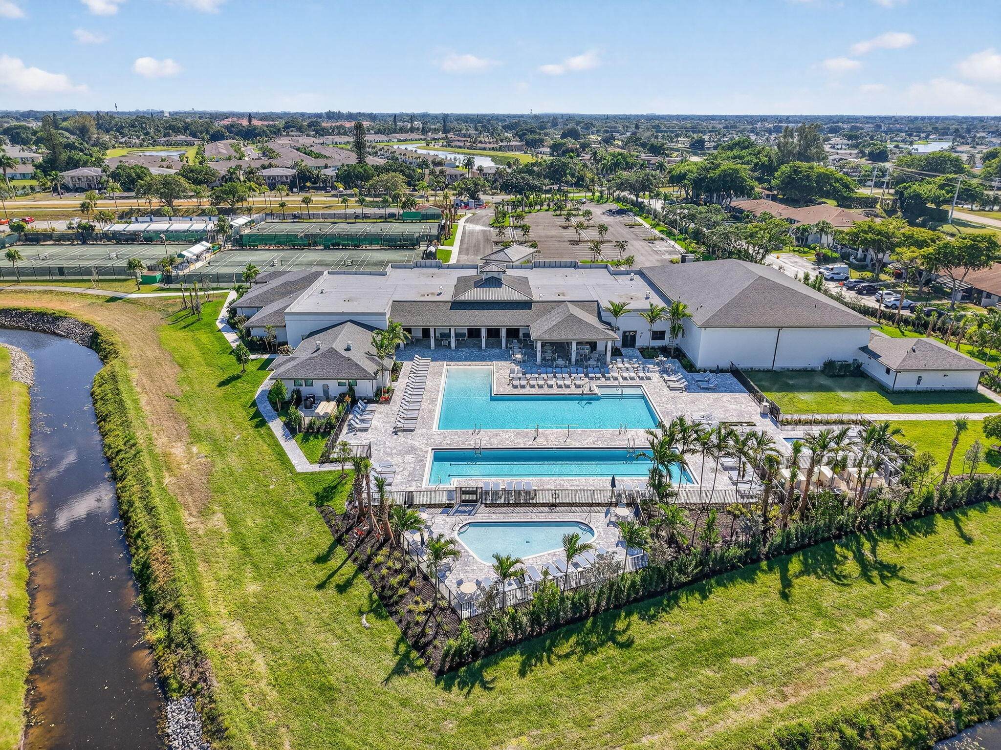 PALM GREENS AT VILLA DEL RAY CONDO II - Residential
