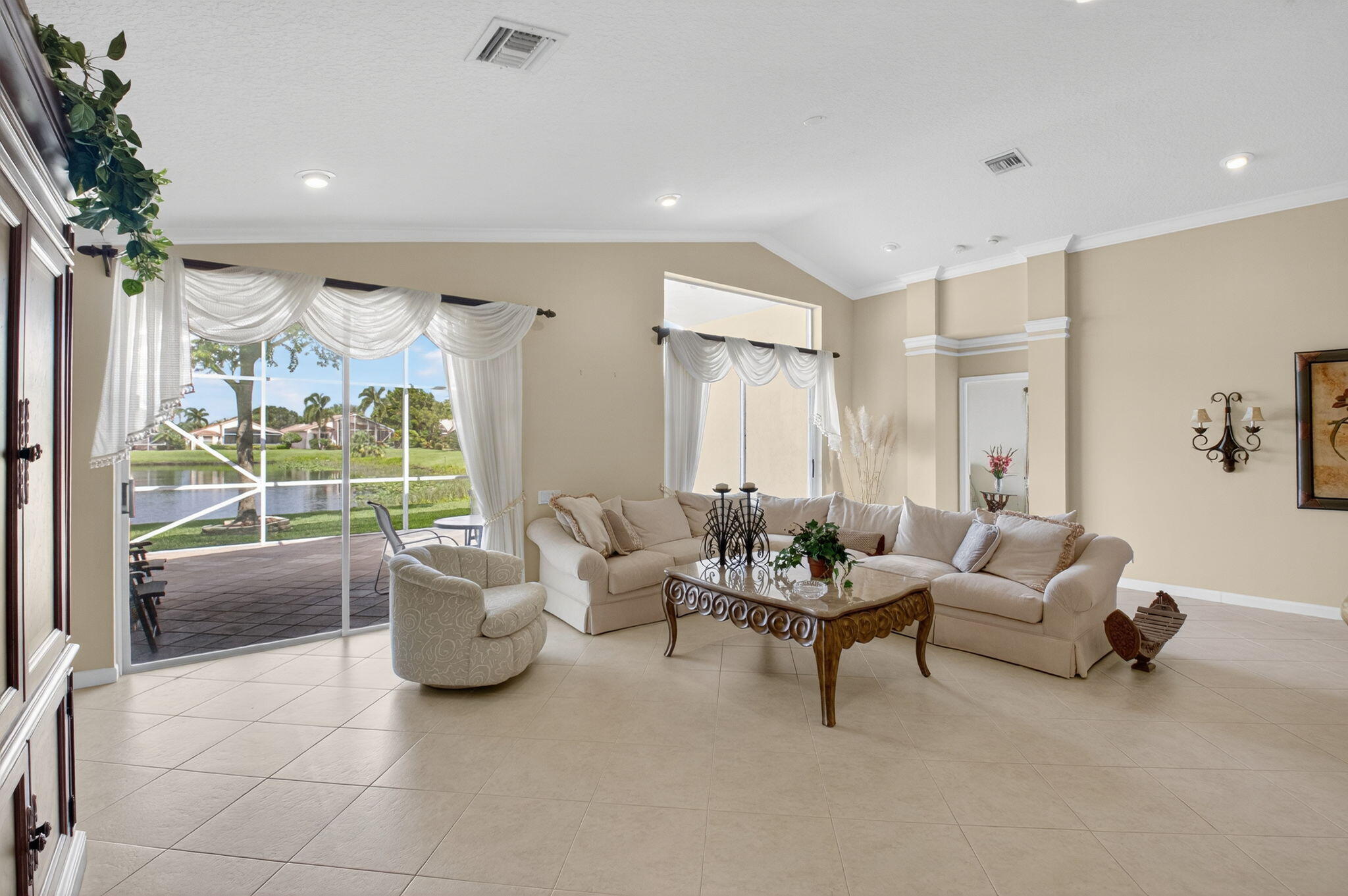 PALM GREENS AT VILLA DEL RAY CONDO II - Residential