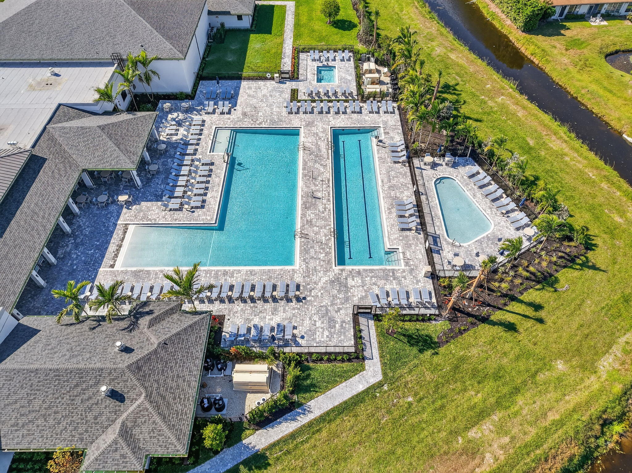 PALM GREENS AT VILLA DEL RAY CONDO II - Residential