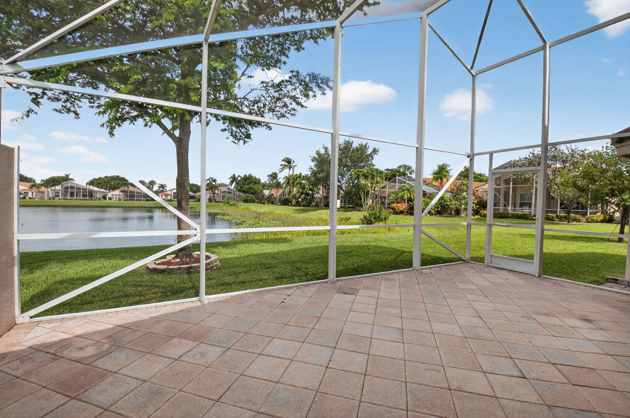 PALM GREENS AT VILLA DEL RAY CONDO II - Residential