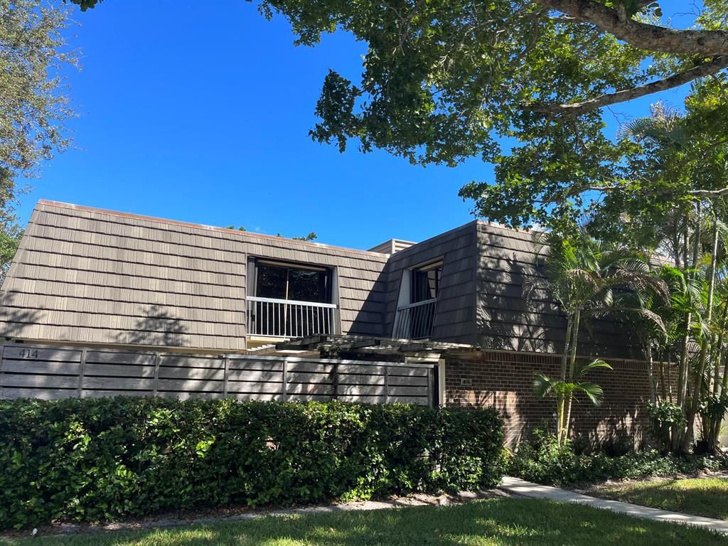 Photo of 414 4th Terrace, Palm Beach Gardens, FL 33418 (MLS # R10859960)