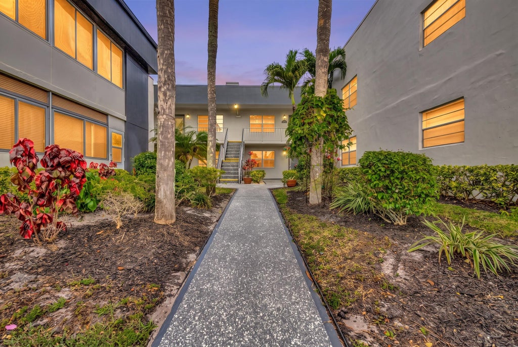 Photo of 370 BURGUNDY H #H, Delray Beach, FL 33484 (MLS # B26072842)