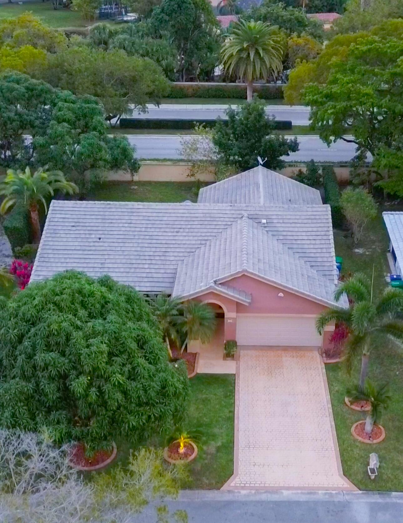 Royal Land Central and Royal Land Master - Residential