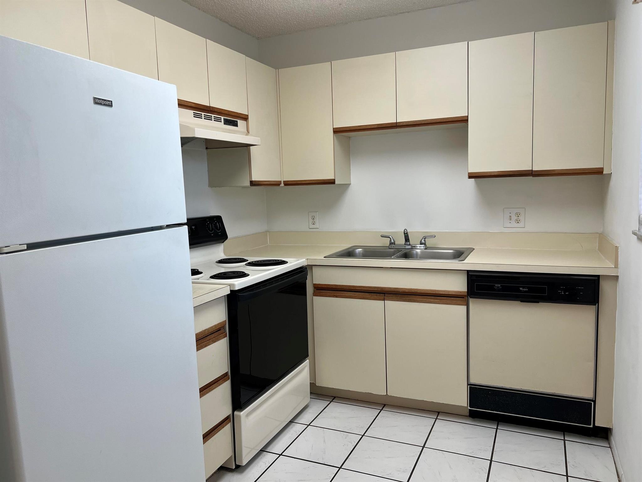 VISTA ST LUCIE - Residential Lease