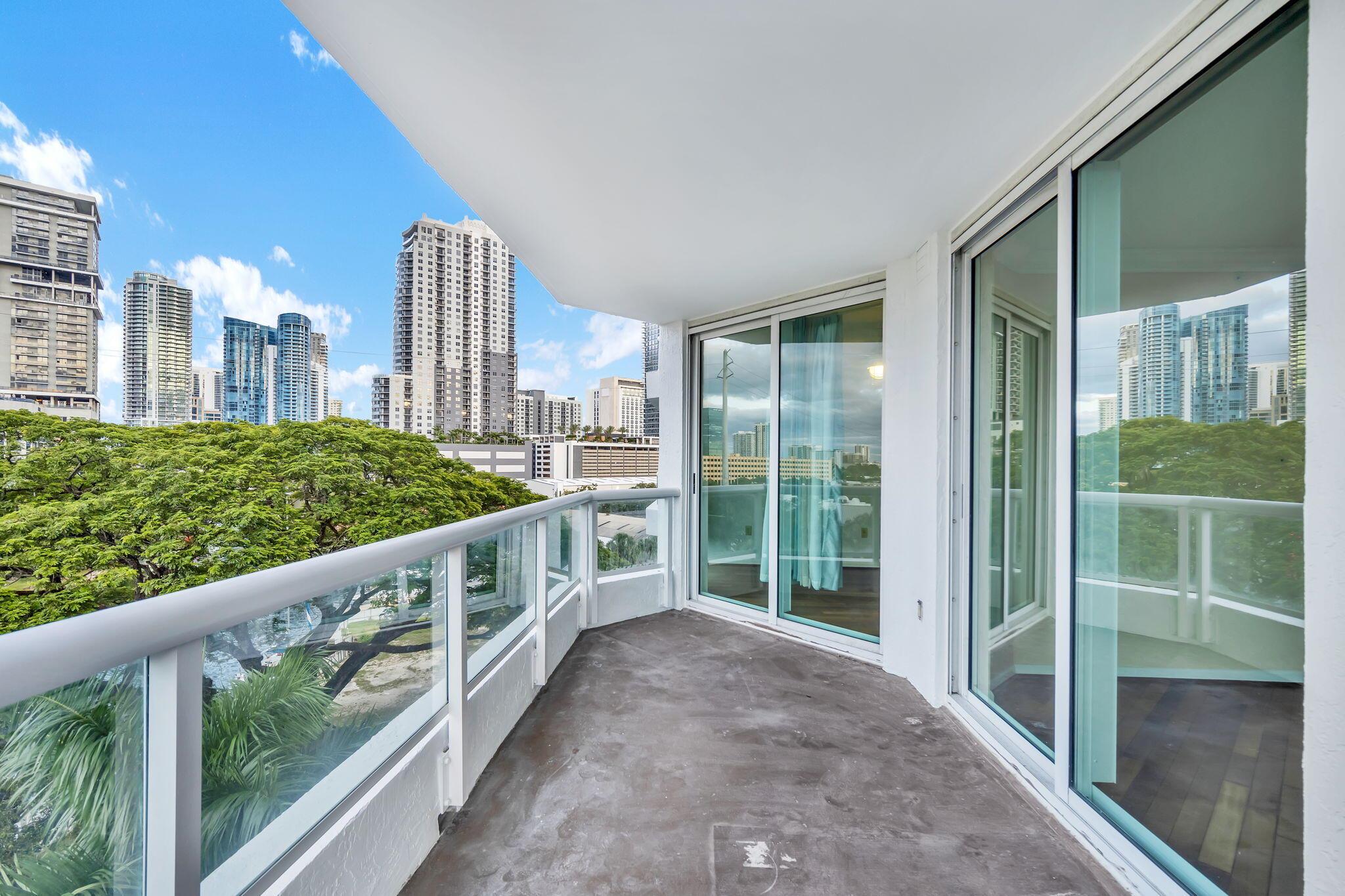 Esplanade On The New Rive - Residential Lease