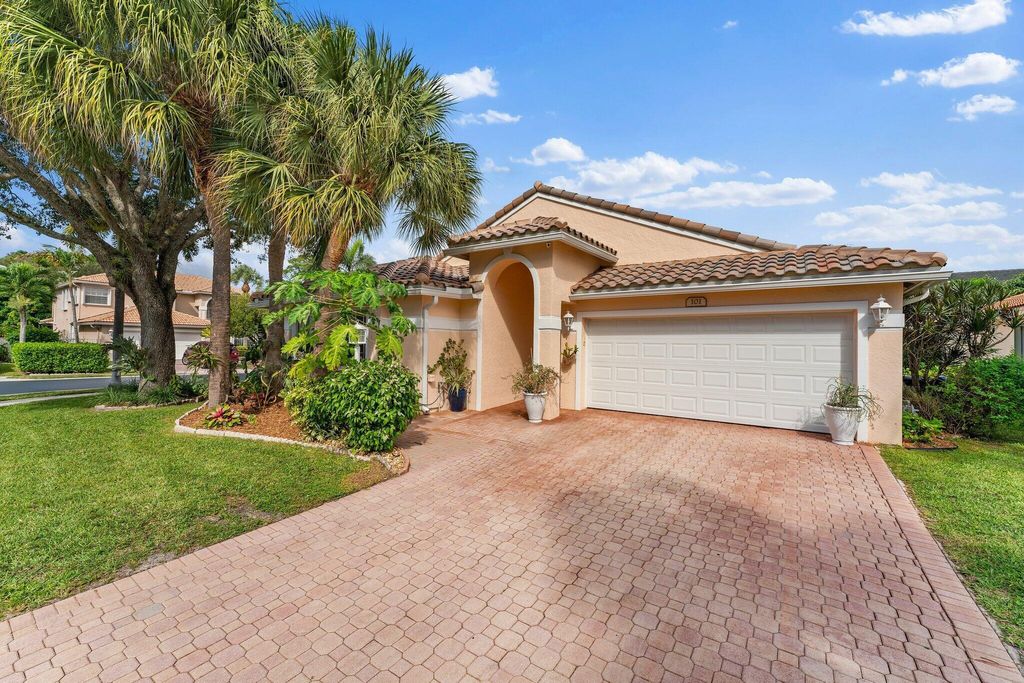 Photo of 101 Waterbridge Lane, Jupiter, FL 33458 (MLS # R10934643)
