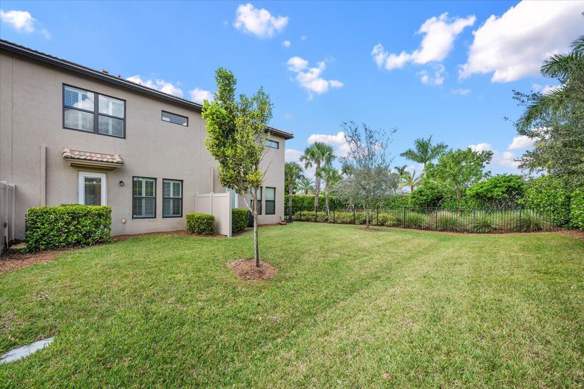 FIELDS AT GULFSTREAM POLO - Residential