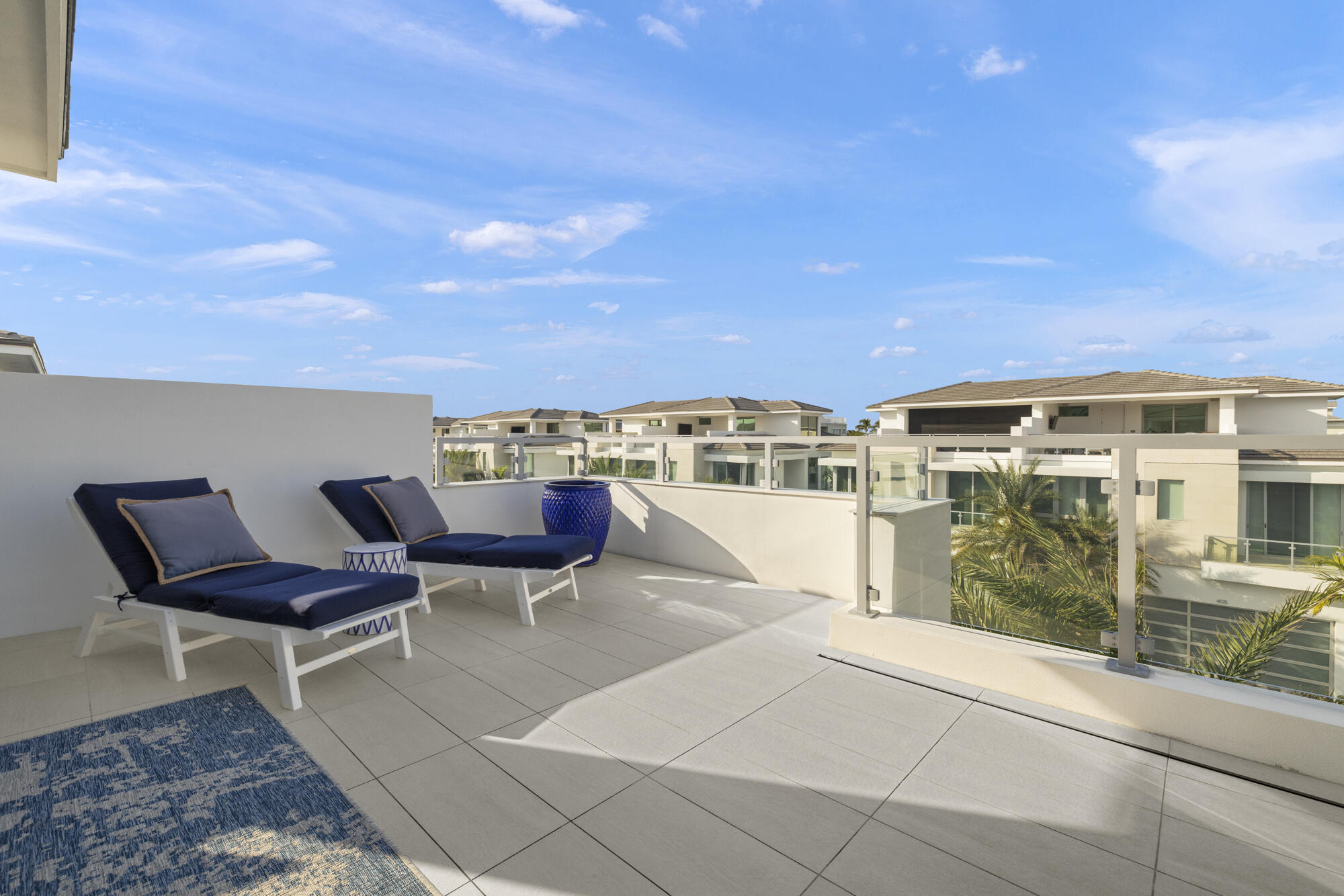 OCEAN ONE - Residential