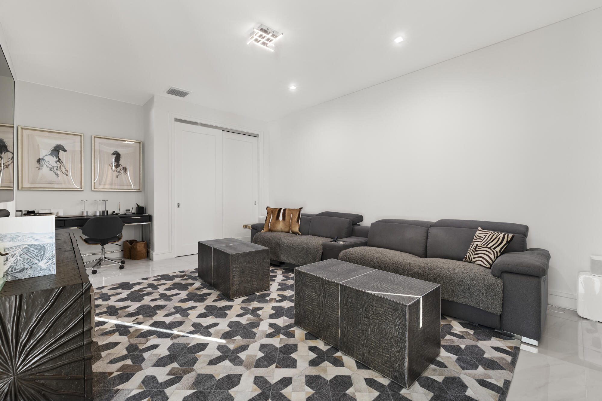 OCEAN ONE - Residential