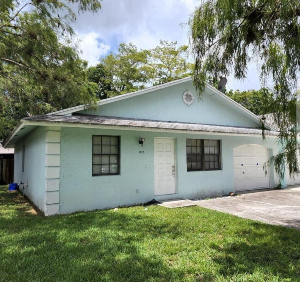 Photo of 1185 Mulberry Place, Wellington, FL 33414 (MLS # R10963194)