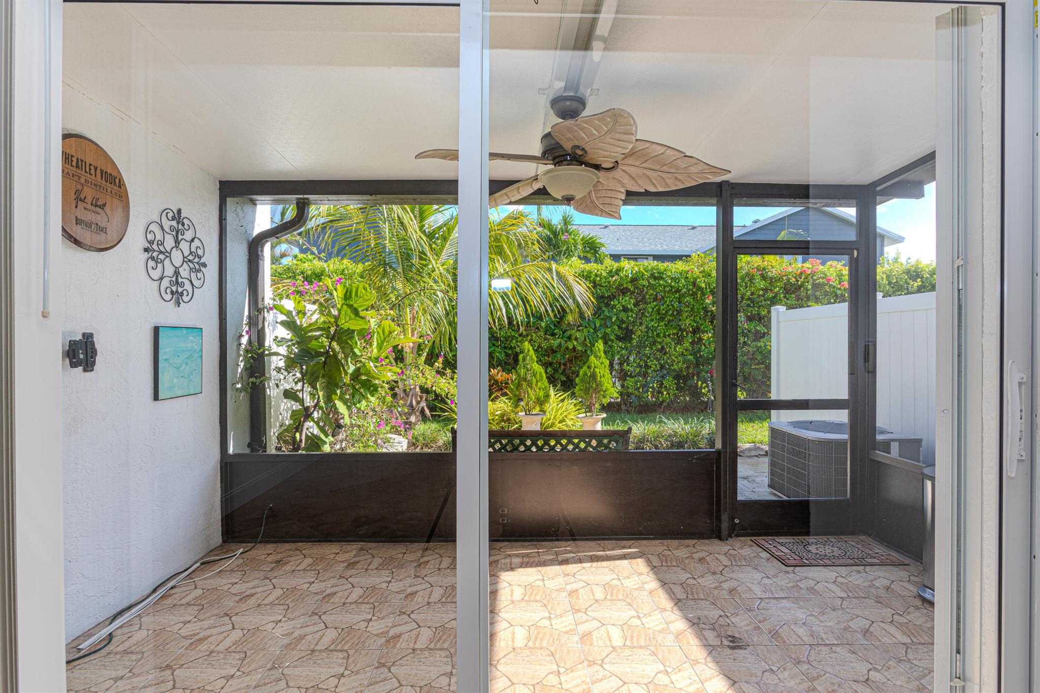 ARBOURS OF THE PALM BEACH - Residential