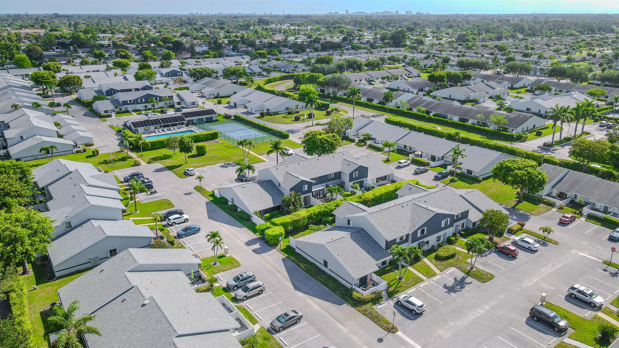 ARBOURS OF THE PALM BEACH - Residential