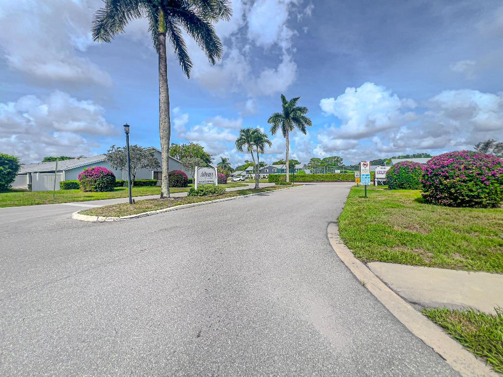 ARBOURS OF THE PALM BEACHES COND - Residential