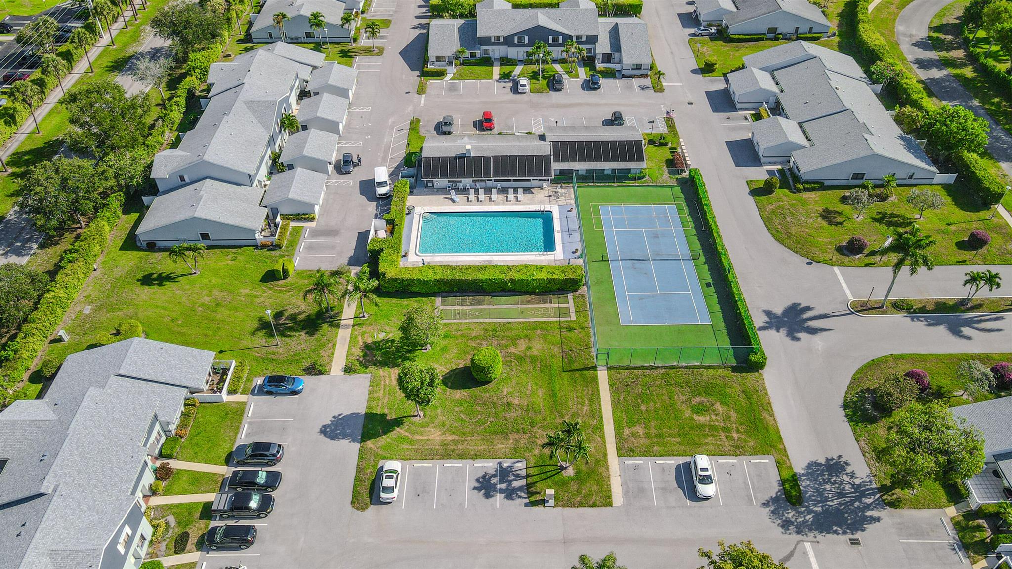 ARBOURS OF THE PALM BEACH - Residential