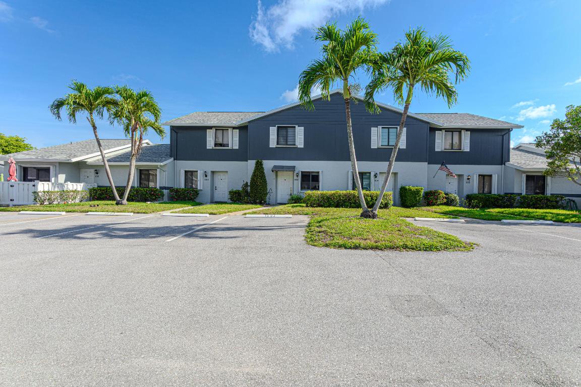 ARBOURS OF THE PALM BEACHES COND - Residential