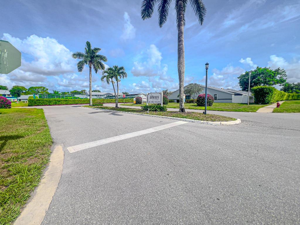 ARBOURS OF THE PALM BEACHES COND - Residential