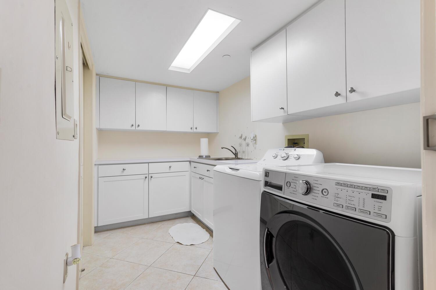 VILLA MAGNA CONDO - Residential