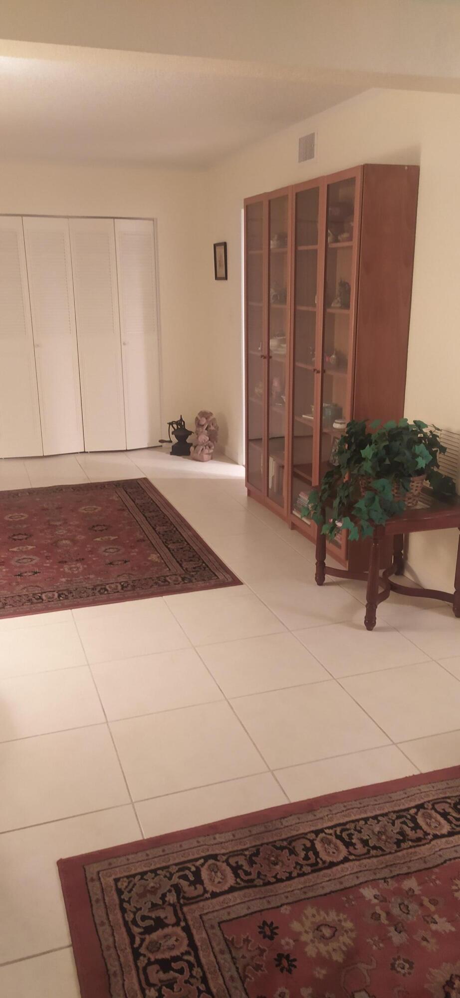 LAKE CLARKE GARDENS CONDO 5 - Residential