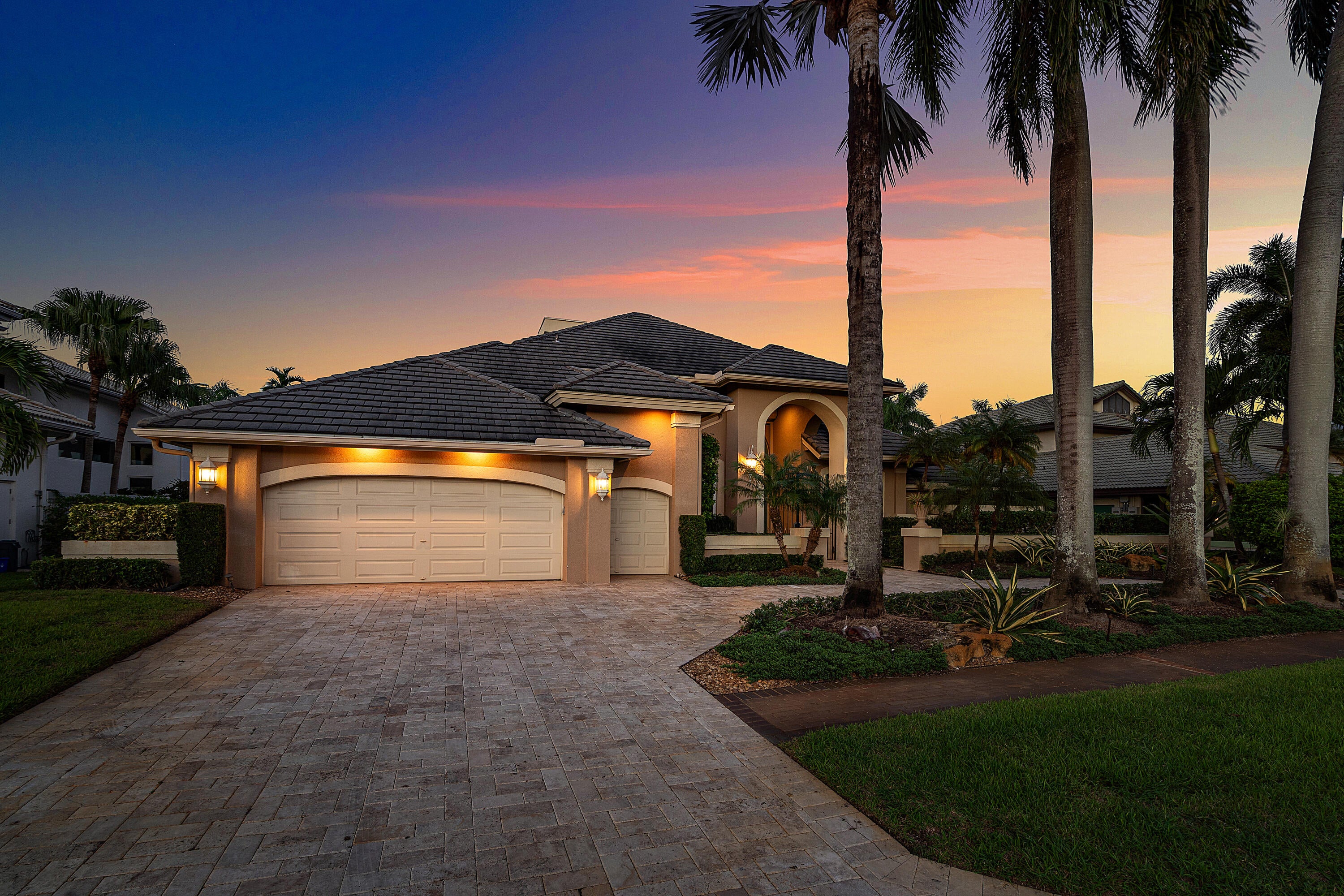 7235 QUEENFERRY Circle