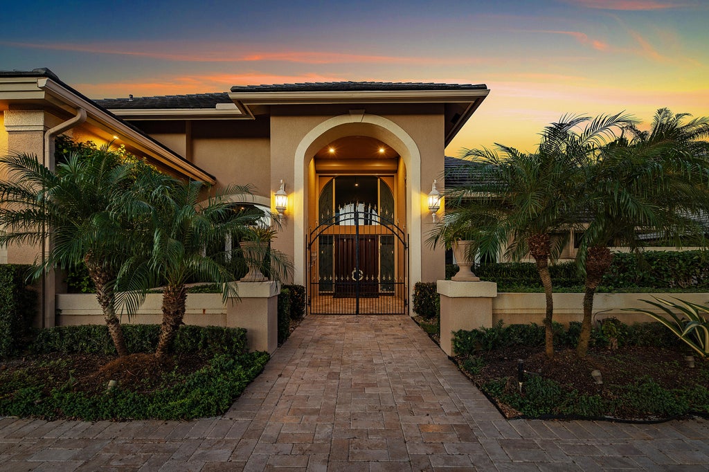Photo of 7235 QUEENFERRY Circle, Boca Raton, FL 33496 (MLS # B26091808)
