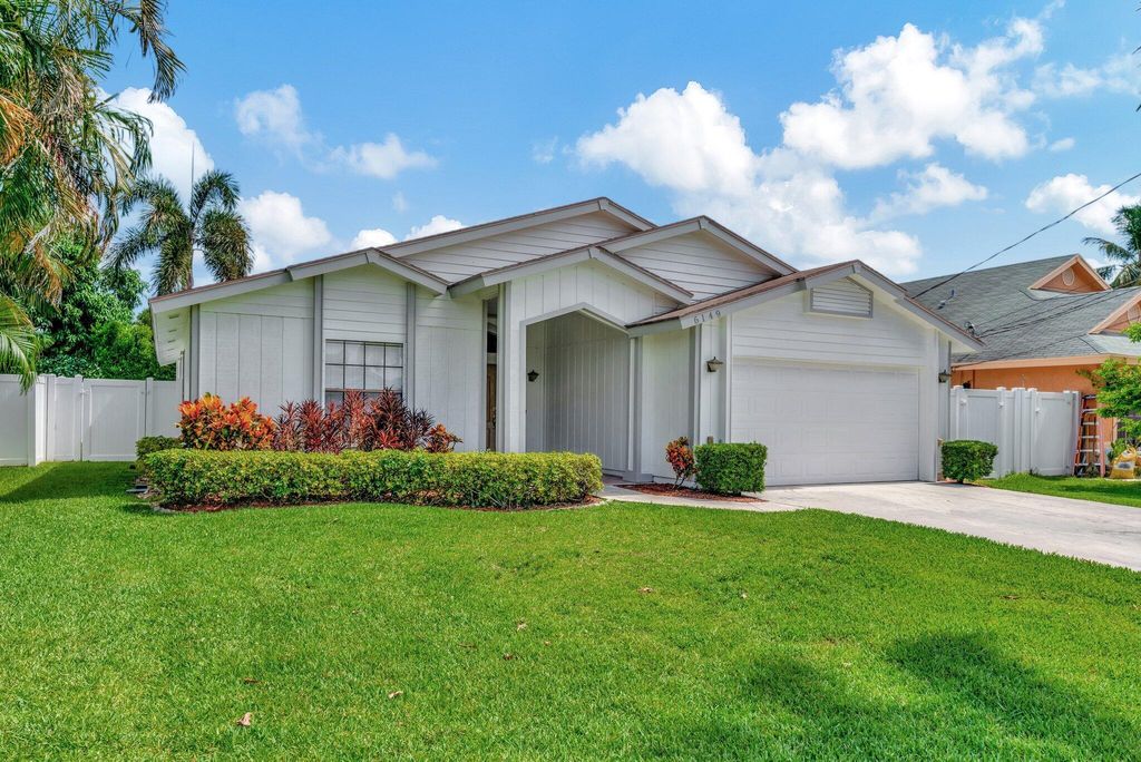 Photo of 6149 Foster Street, Jupiter, FL 33458 (MLS # B26042663)