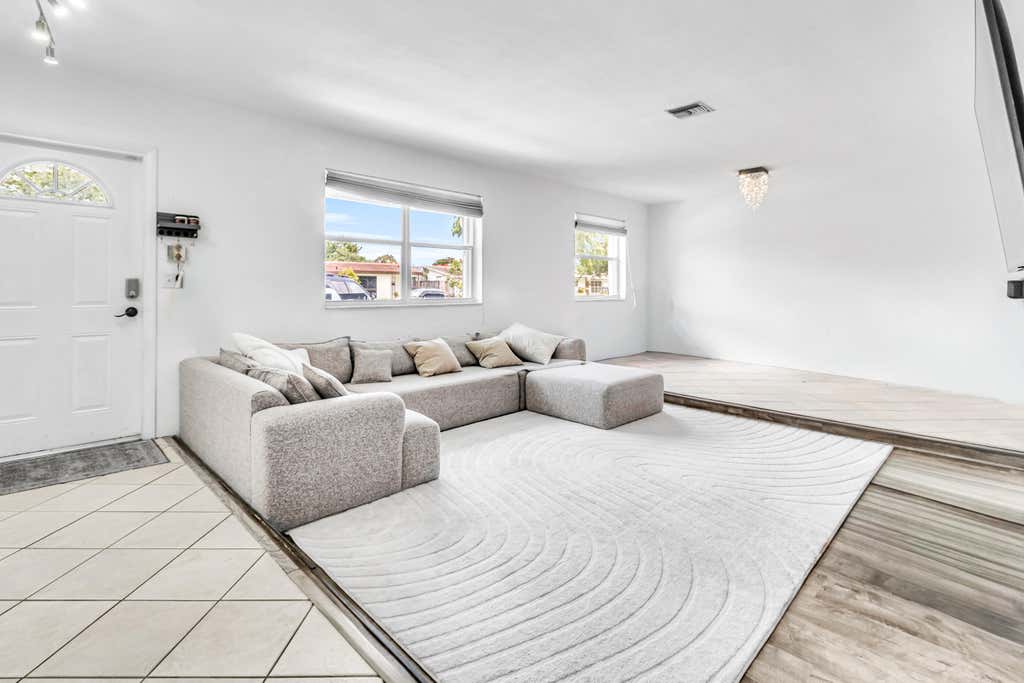 Photo of 2200 N 47th Avenue, Hollywood, FL 33021 (MLS # B26037183)
