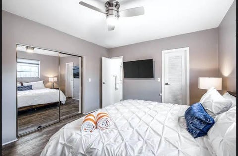 Tiny photo for 2200 N 47th Avenue, Hollywood, FL 33021 (MLS # B26037183)
