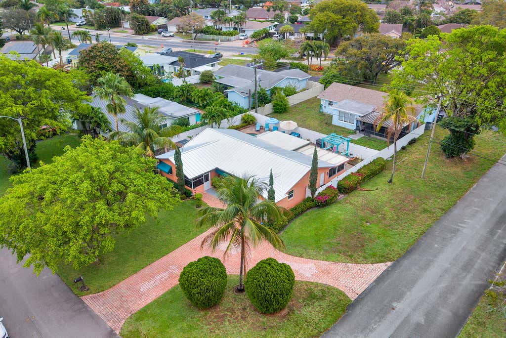 Photo of 661 Eagle Circle, Delray Beach, FL 33444 (MLS # B26062229)