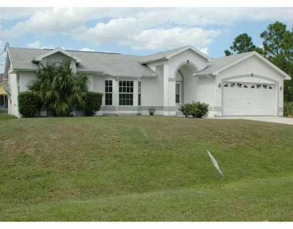 Photo of 217 SW Starfish Avenue, Port Saint Lucie, FL 34984 (MLS # R11076240)