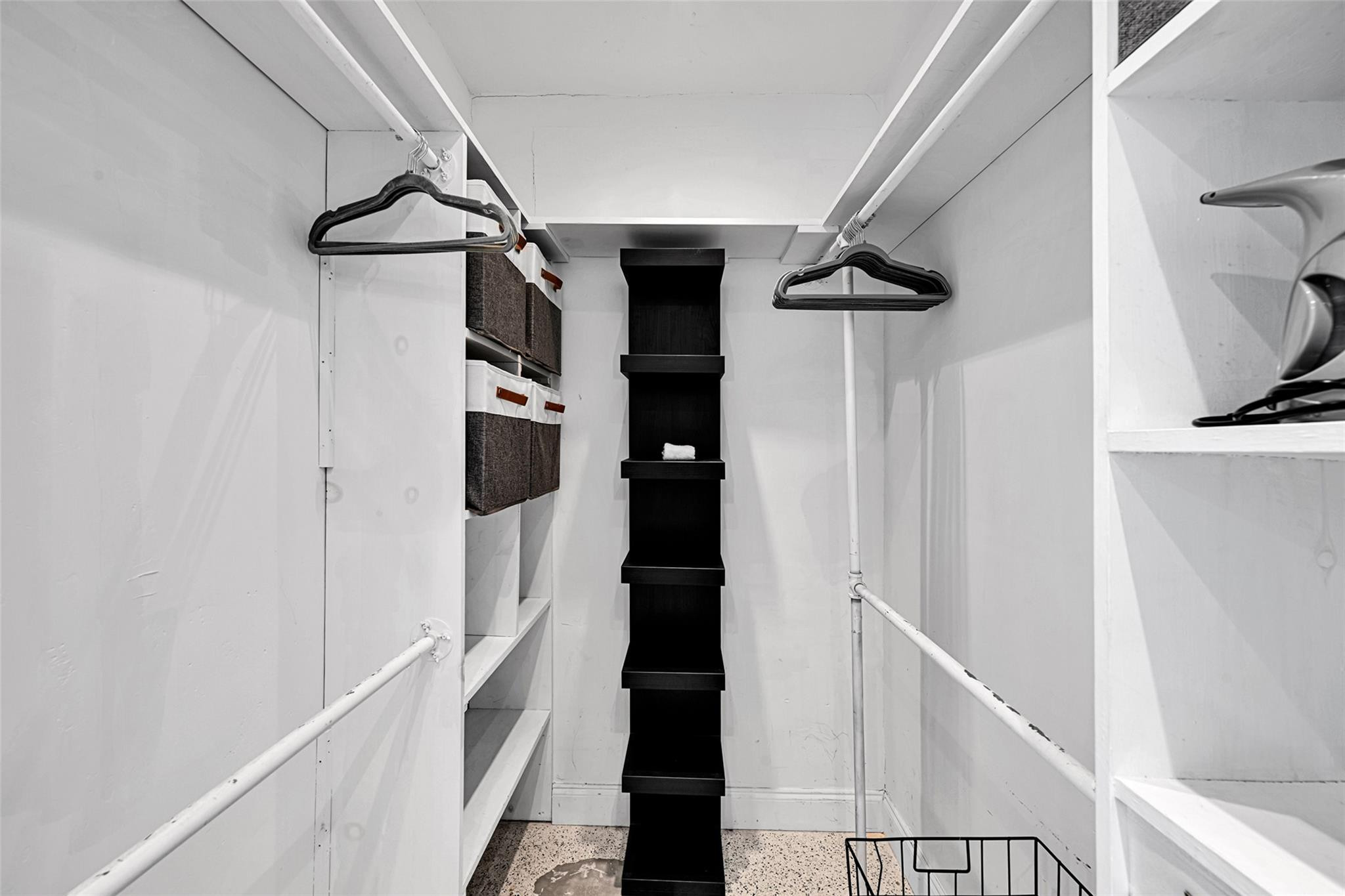 Lauderdale Park 6-33 1/2 - Residential