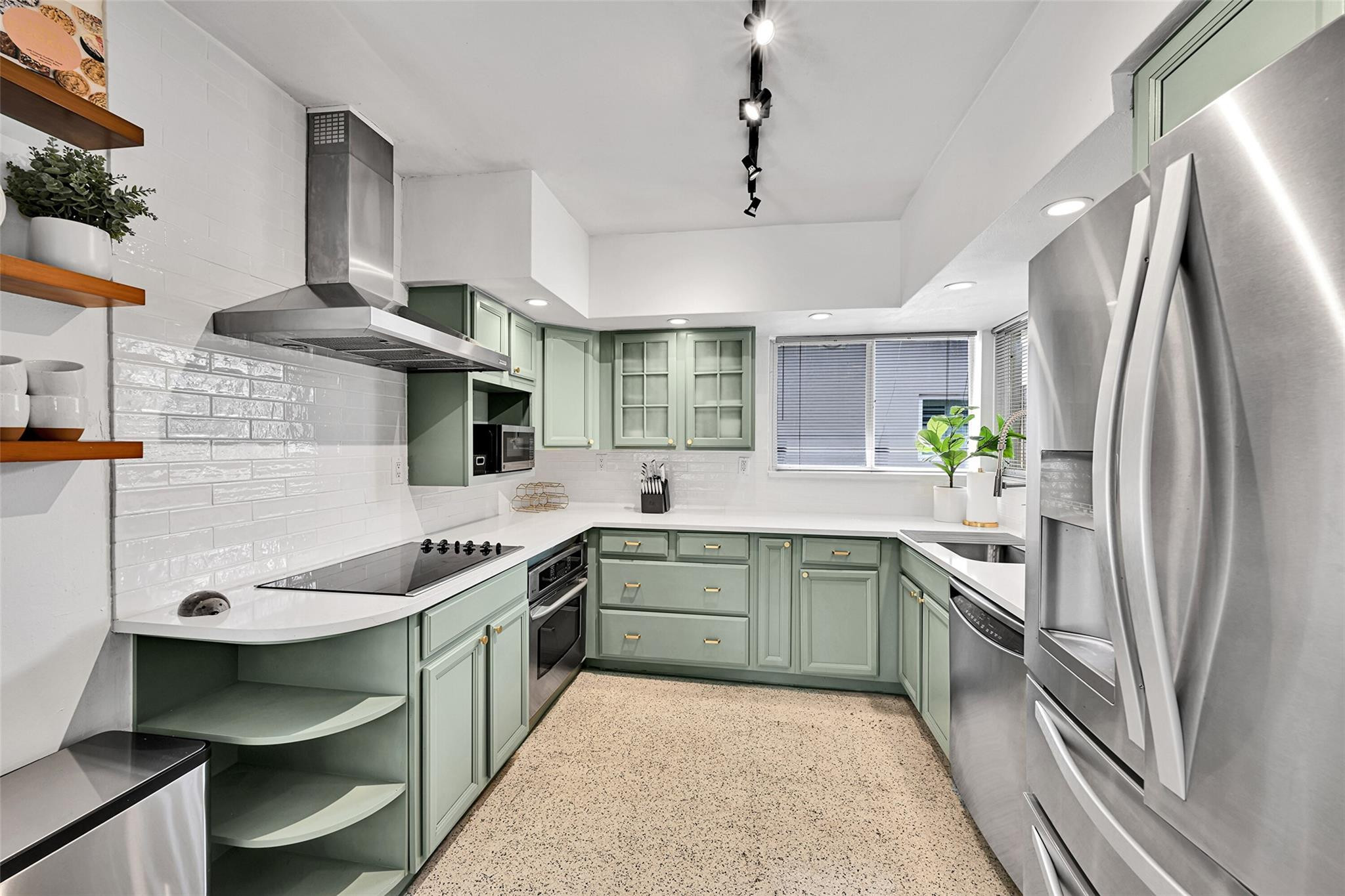 Lauderdale Park 6-33 1/2 - Residential