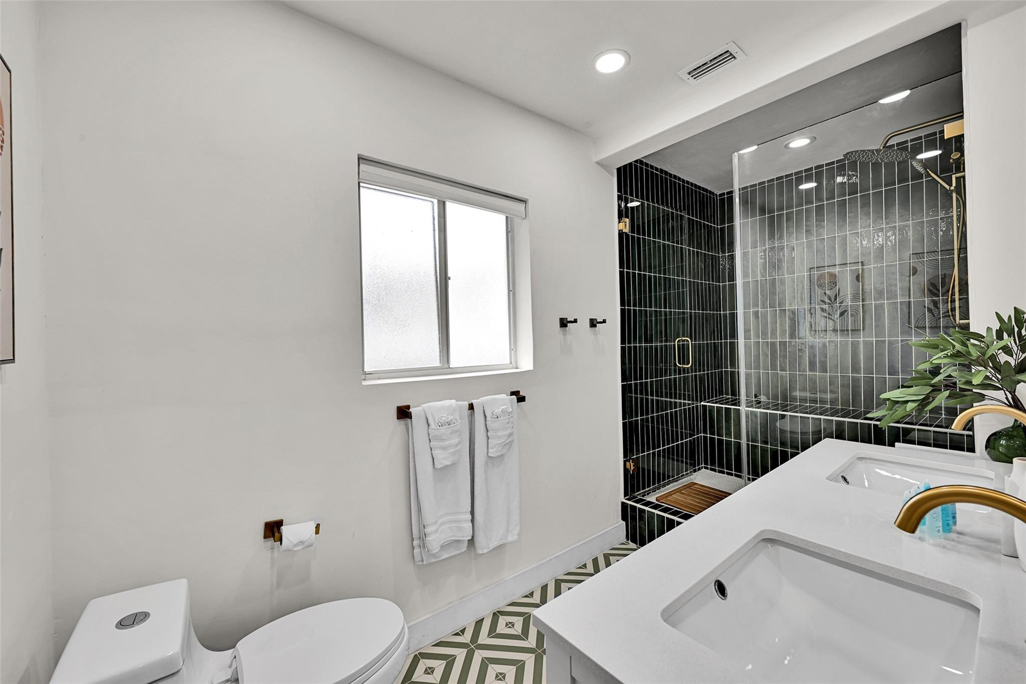 Lauderdale Park 6-33 1/2 - Residential